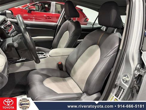 Certified 2020 Toyota Camry XLE image 13
