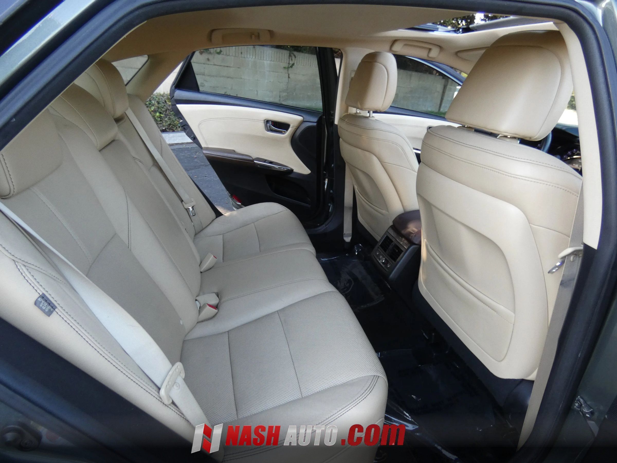Used 2013 Toyota Avalon Limited FWD image 33