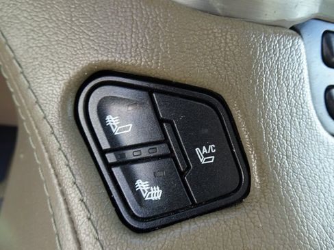 Used 2016 GMC Yukon SLT w/ Open Road Package image 30