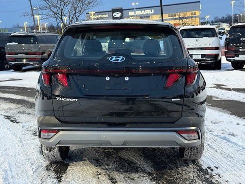 Certified 2025 Hyundai Tucson SE image 5