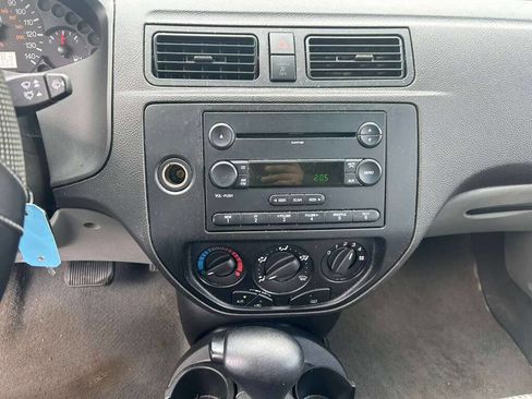Used 2006 Ford Focus SE FWD image 14