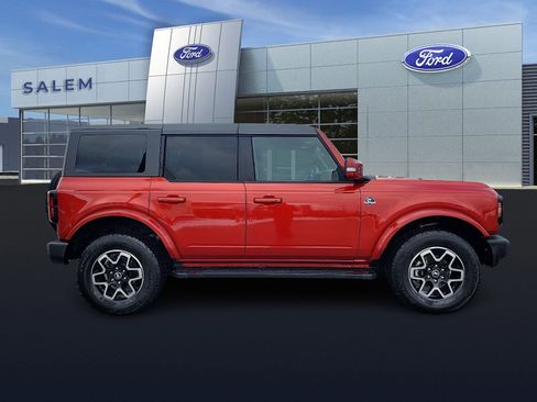 Used 2024 Ford Bronco Outer Banks image 3