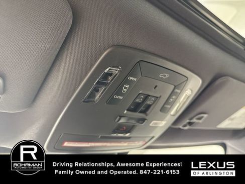 Used 2022 Toyota Sienna Platinum image 11