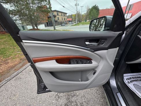 Used 2017 Acura MDX SH-AWD w/ Advance Package image 18