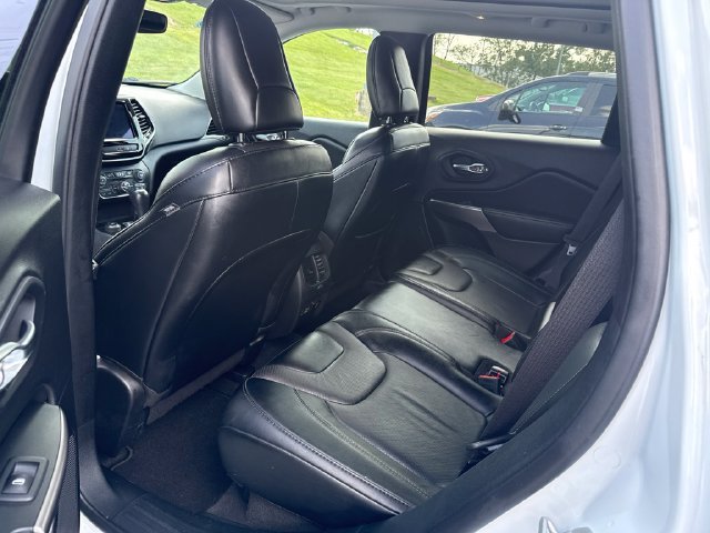 Used 2022 Jeep Cherokee Limited AWD/4WD image 6