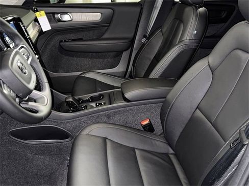 New 2025 Volvo XC40 B5 Core w/ Protection Package Premier AWD/4WD image 20
