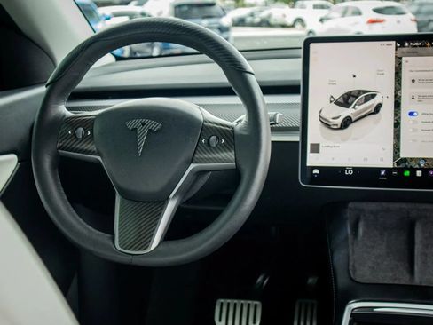 Used 2022 Tesla Model Y Performance AWD/4WD image 23