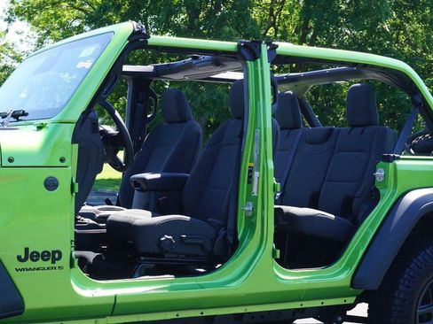 Used 2026 Jeep Wrangler Unlimited Sport AWD/4WD image 14