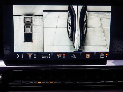 Used 2024 GMC Sierra 1500 SLT w/ SLT Premium Plus Package image 32