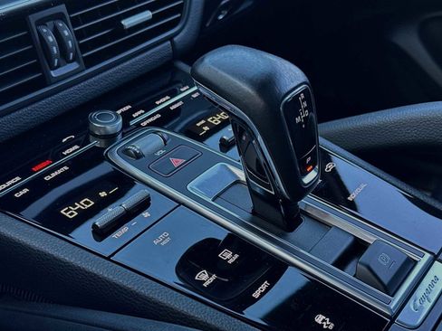 Certified 2021 Porsche Cayenne image 23