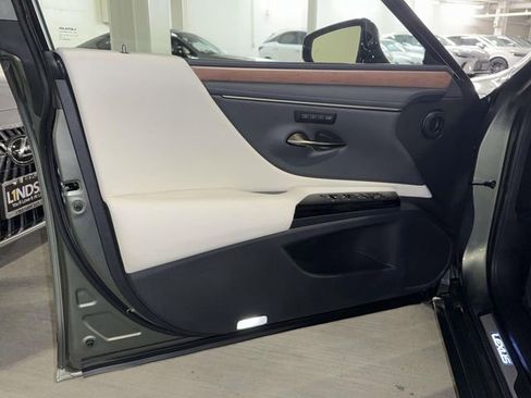 New 2025 Lexus ES 350 w/ Premium Package FWD image 14