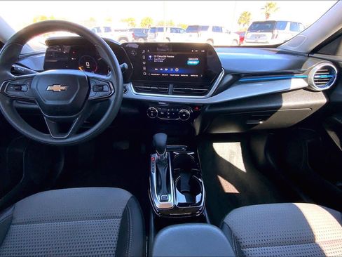 Certified 2024 Chevrolet Trax LT image 15