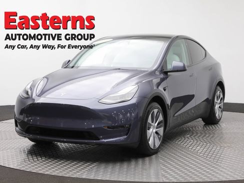 Used 2023 Tesla Model Y Long Range AWD/4WD image 1