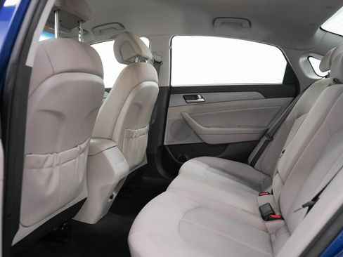 Used 2015 Hyundai Sonata SE w/ Option Group 09 FWD image 17