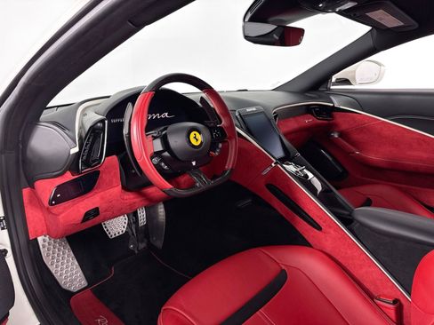 Used 2023 Ferrari Roma RWD image 9