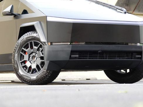 Used 2024 Tesla Cybertruck AWD Crew Cab image 53