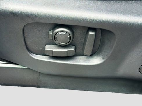 New 2026 Land Rover Discovery Limited Edition image 26