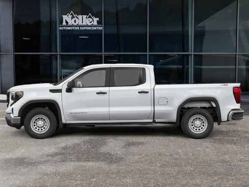 Used 2023 GMC Sierra 1500 AT4 w/ AT4 Premium Package image 3