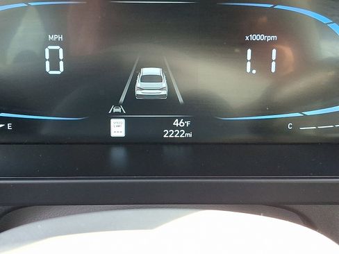 Certified 2025 Hyundai Elantra Sport image 19