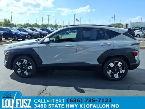 Used 2025 Hyundai Kona SEL FWD image 4