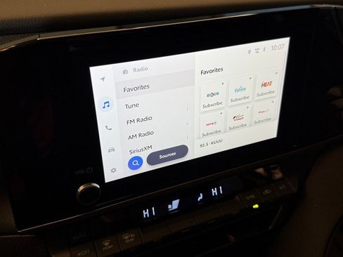 Used 2025 Toyota Camry LE w/ Convenience Package image 13