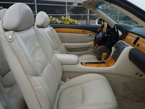 Used 2002 Lexus SC 430 Convertible image 21