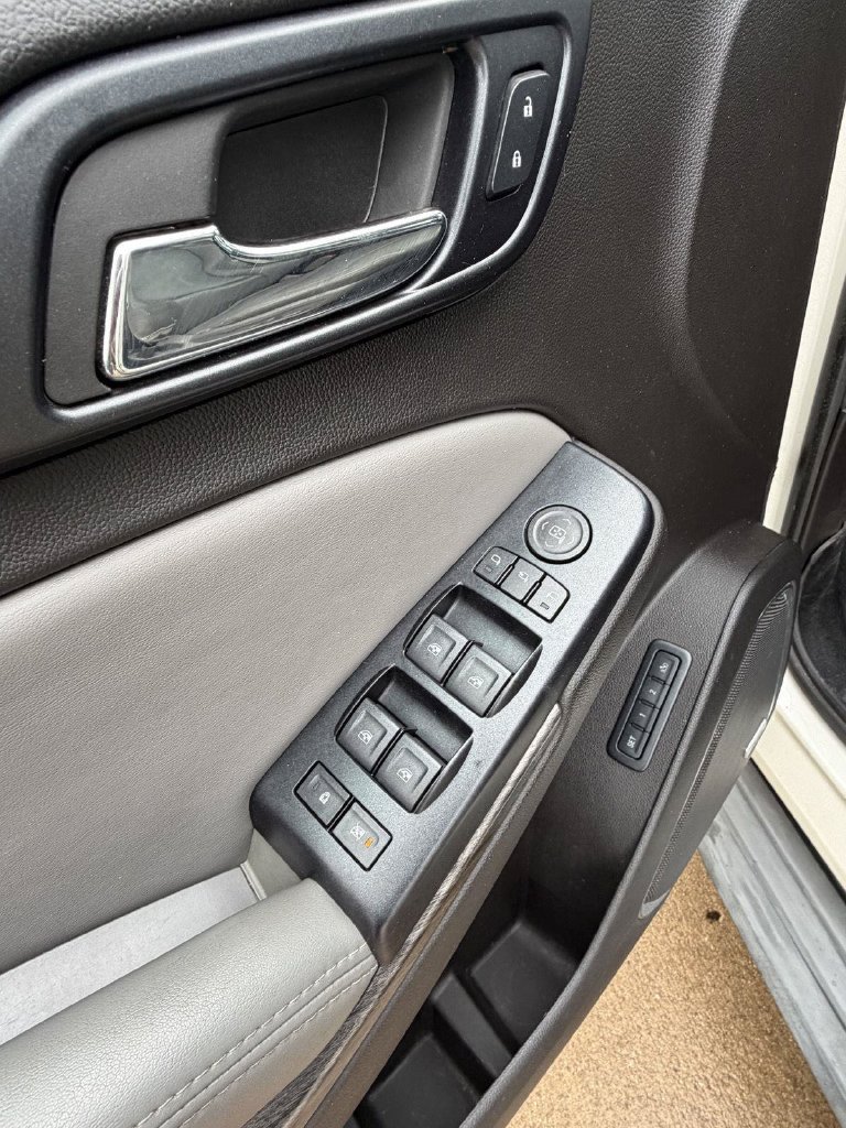 Used 2015 Chevrolet Tahoe LT AWD/4WD image 3