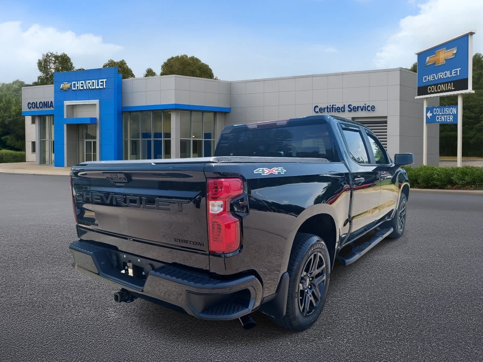 Used 2024 Chevrolet Silverado 1500 Custom w/ Rally Edition AWD/4WD image 4