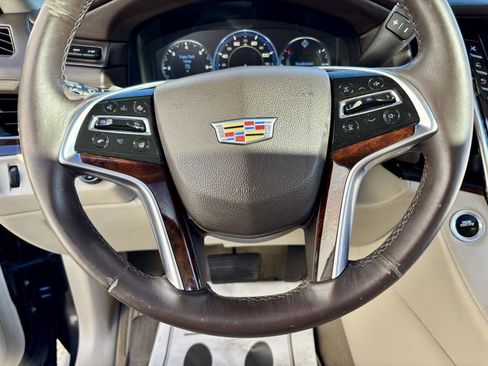 Used 2015 Cadillac Escalade ESV Premium image 34