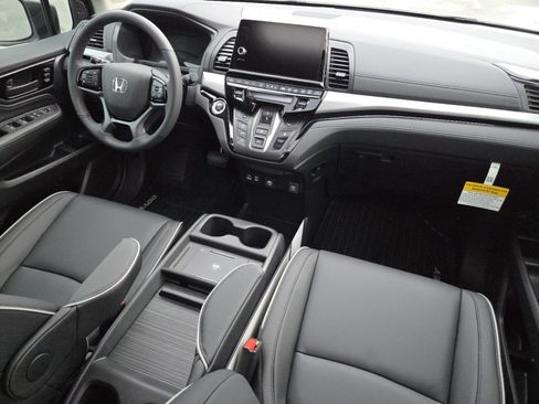 New 2026 Honda Odyssey Touring image 26