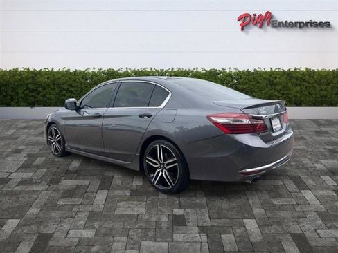 Used 2017 Honda Accord Sport Special Edition image 2
