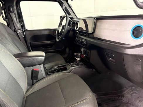 Used 2024 Jeep Wrangler Unlimited AWD/4WD image 14