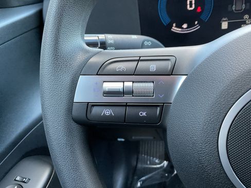 Used 2025 Hyundai Kona SE image 18