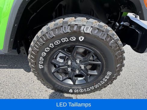 Used 2025 Jeep Gladiator Sport AWD/4WD image 17