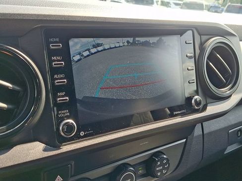 Used 2020 Toyota Tacoma TRD Sport w/ Technology Package AWD/4WD image 17
