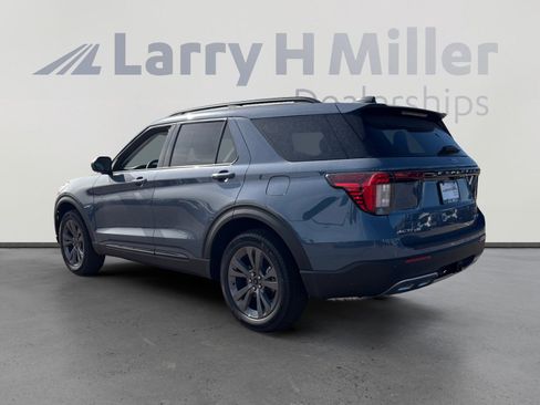 New 2026 Ford Explorer Active w/ Active Comfort Package image 3