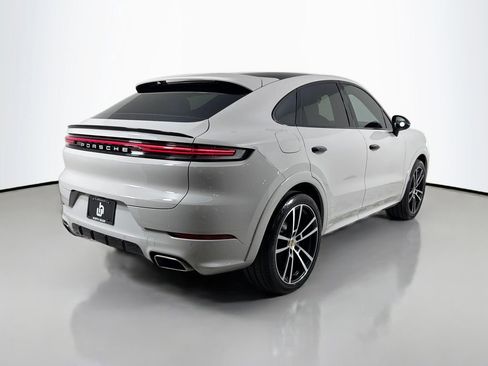 Used 2024 Porsche Cayenne Coupe AWD/4WD image 5