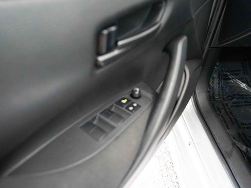 Used 2023 Toyota Corolla LE image 7