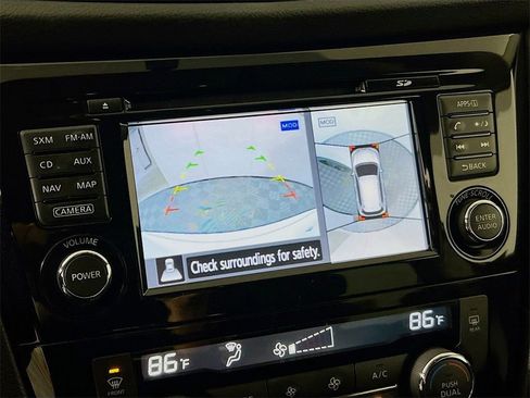 Used 2017 Nissan Rogue SV w/ SV Premium Package image 13