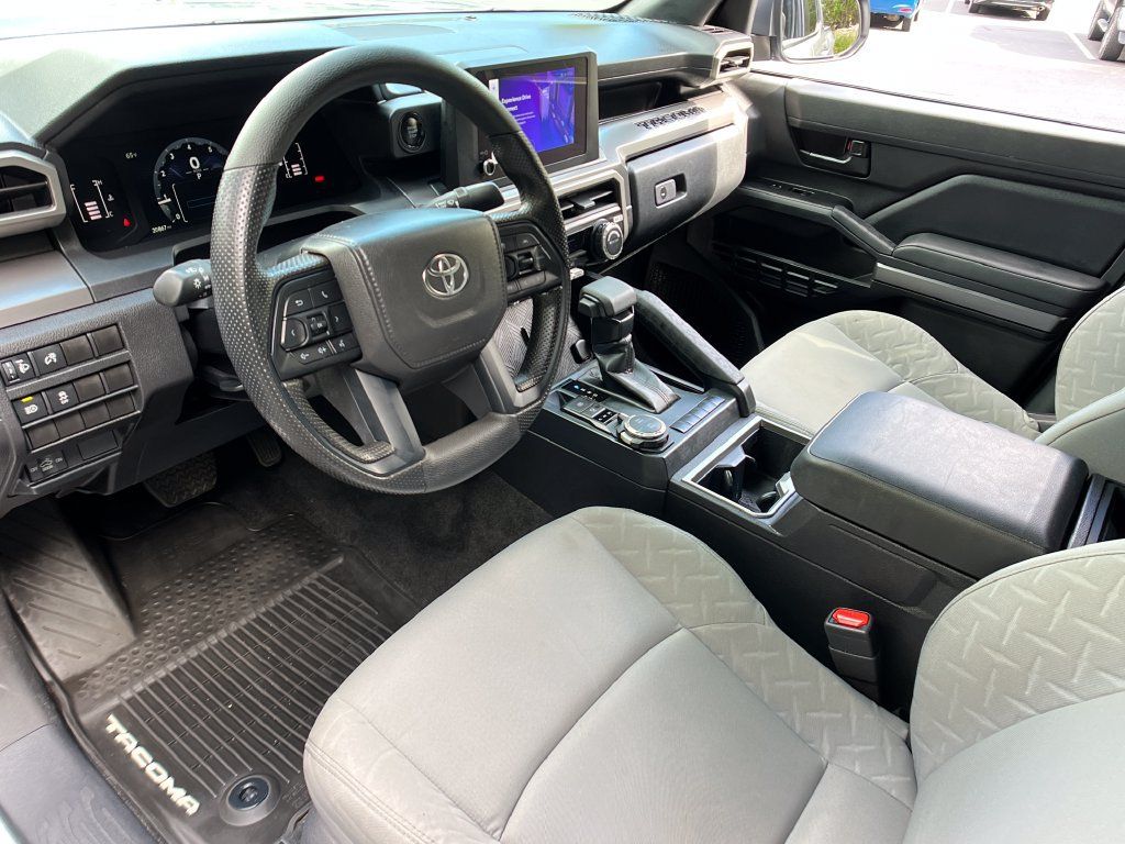 Certified 2024 Toyota Tacoma SR5 AWD/4WD image 11