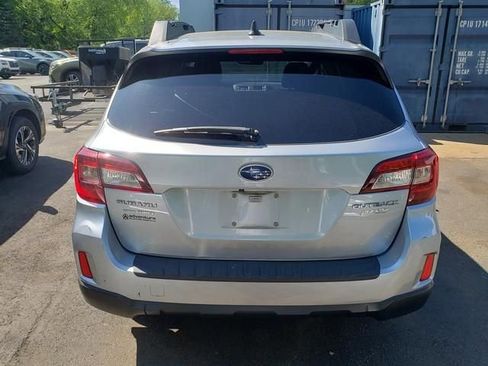Used 2017 Subaru Outback 2.5i Premium AWD/4WD image 4