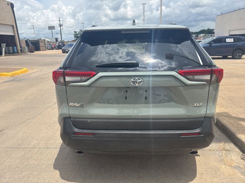 Used 2023 Toyota RAV4 XLE Premium FWD image 6
