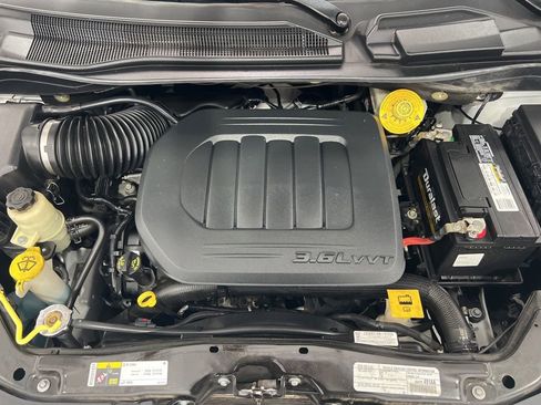 Used 2020 Dodge Grand Caravan SE w/ UConnect Hands-Free Group FWD image 24