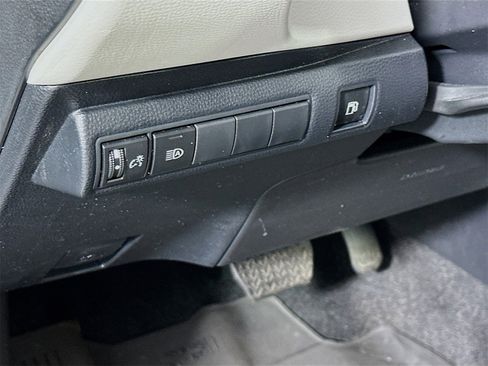Used 2024 Toyota Corolla LE w/ LE Convenience Package image 10