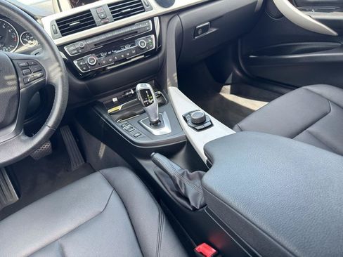 Used 2017 BMW 320i Sedan RWD image 10
