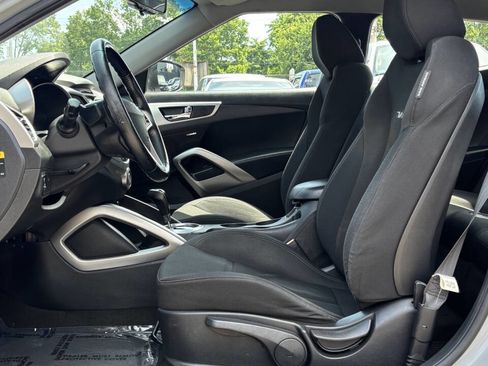 Used 2013 Hyundai Veloster RE:MIX Edition FWD image 12