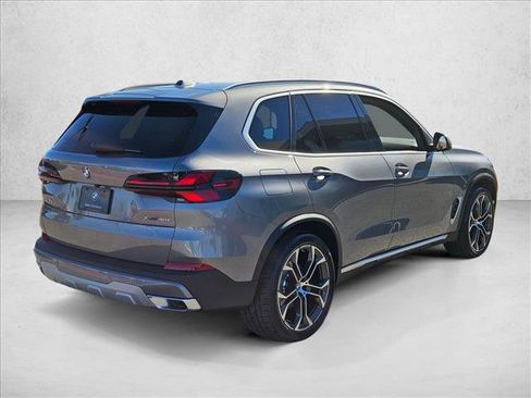 New 2026 BMW X5 xDrive40i w/ Executive Package image 2