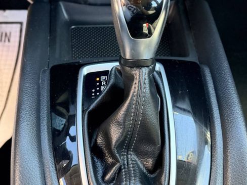 Used 2018 Nissan Rogue S AWD/4WD image 21