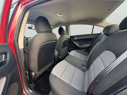 Used 2017 Kia Forte S FWD image 10