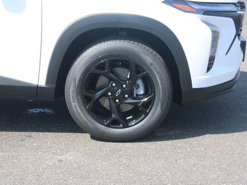 New 2026 Chevrolet Trax LT w/ Driver Confidence Package FWD image 12